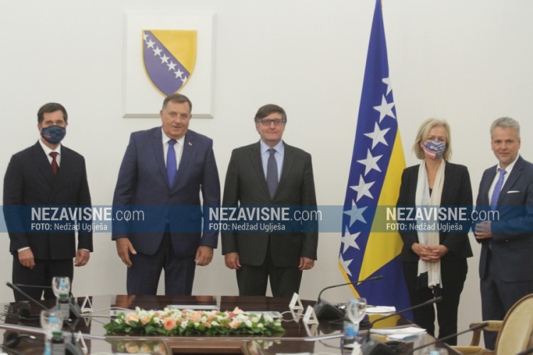 Dodik se sastao sa Ajhhorstovom i Palmerom