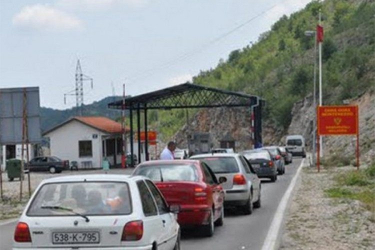 Gužva na prelazima Deleuša i Zupci