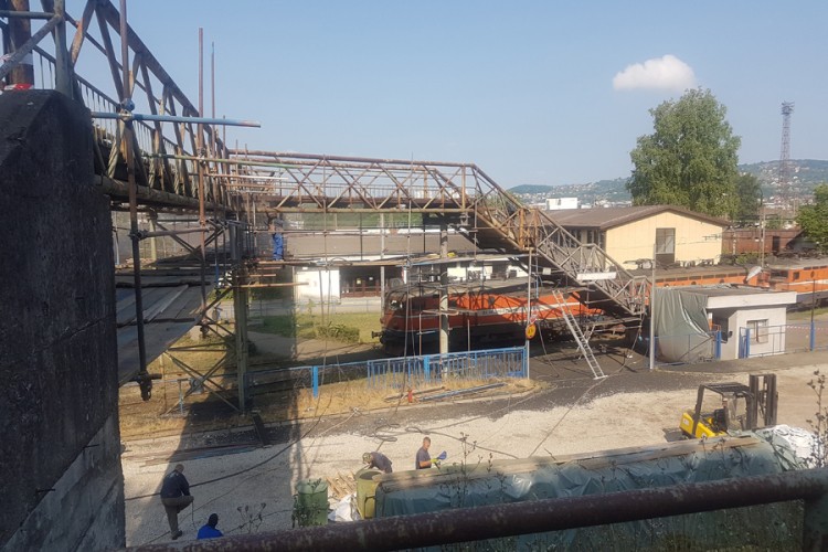 Uhvatili zadnji voz za obnovu željezničke pasarele