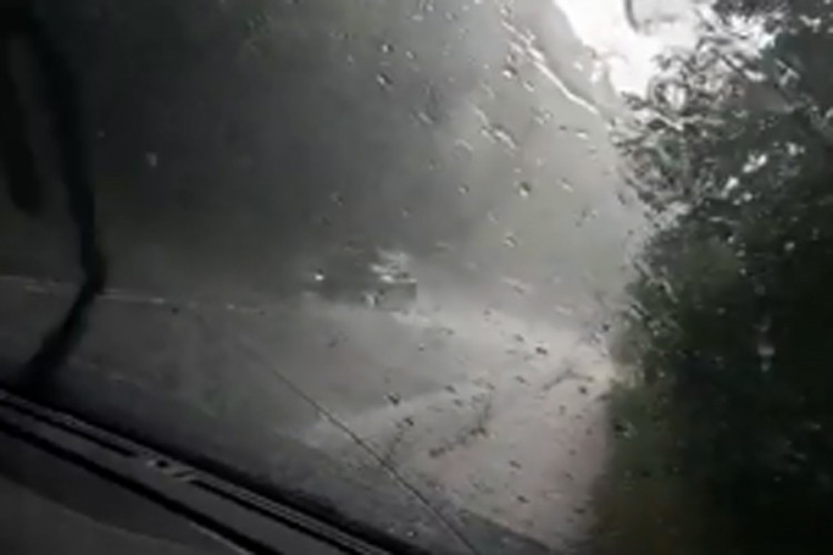 Snažno nevrijeme zahvatilo dijelove Banjaluke