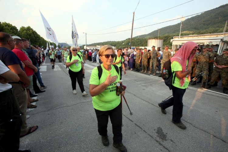 Bobar: Komemorativni skup u Potočarima protiče mirno