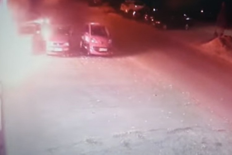 Podmetnuo požar u teretani pa zapalio i sebe: Snimljen kako trči u plamenu