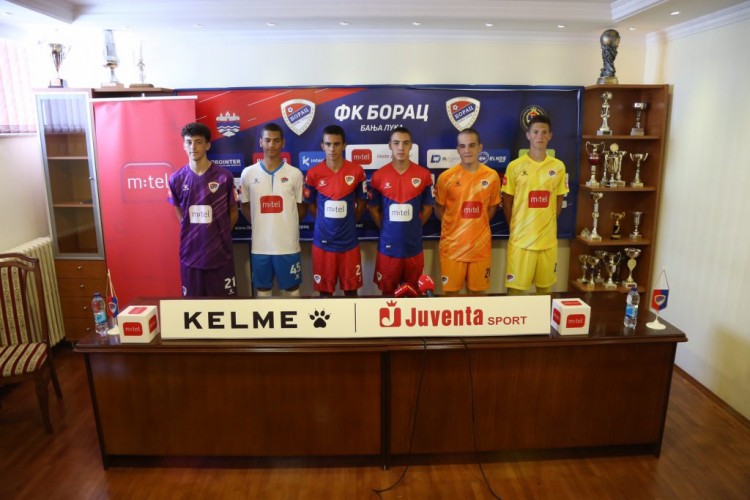 FK Borac predstavio nove dresove