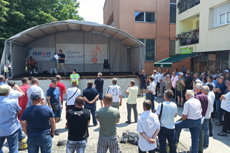 Građani Kalesije ustali zbog povećanja paušala: Vijećnici naplaćuju nerad