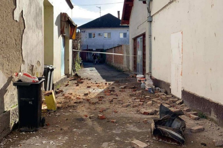 Tragovi zemljotresa u RS još vidljivi na sve strane