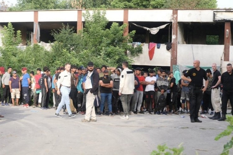 U kamp Lipa izmješteno 300 migranata iz "Krajinametala"