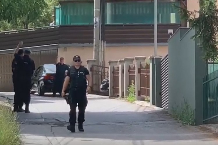 Policija pretresa kuću Osmice u Sarajevu