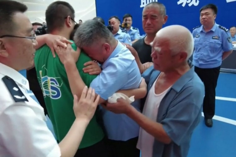 Nakon 24 godine potrage Kinez pronašao otetog sina