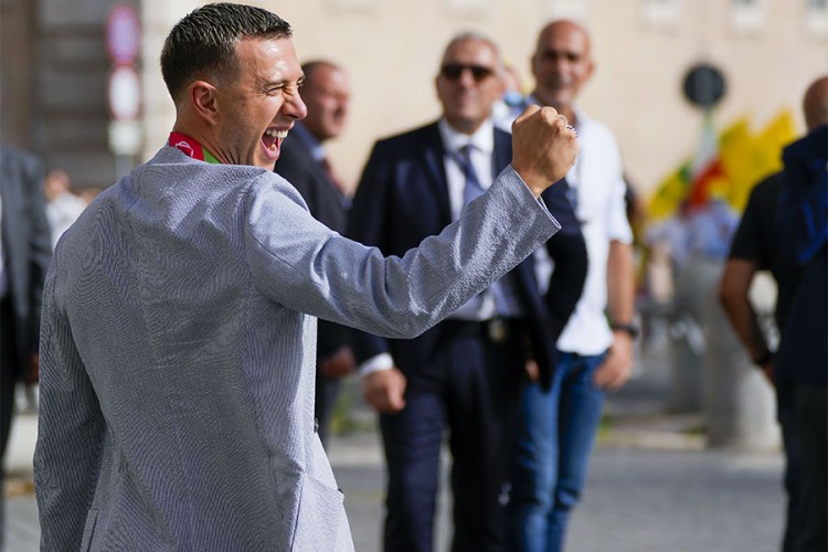 Bernardeski se oženio dva dana nakon što je postao prvak Evrope