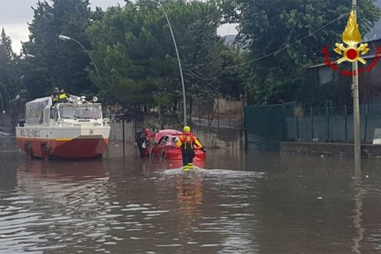 Poplave nisu zaobišle ni Italiju, najviše problema na Siciliji