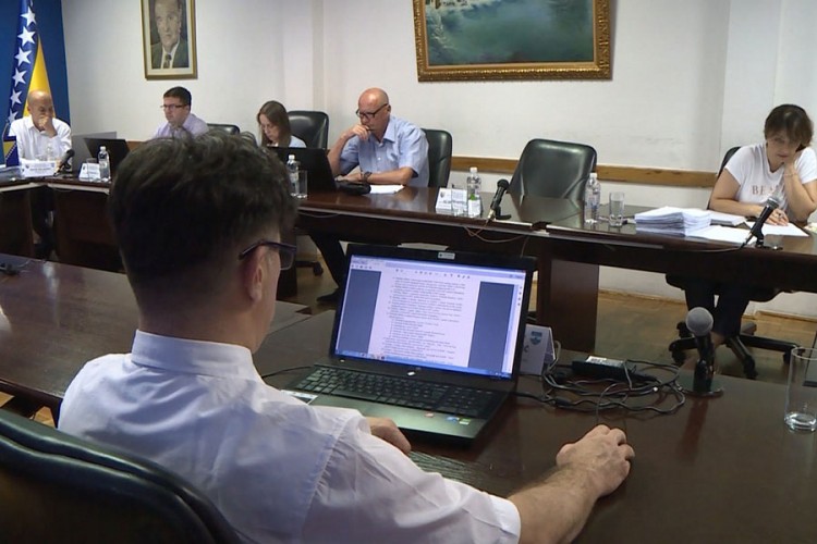 Regionalna advokatska komora: Vlada ucjenjuje vlasnike sudskih presuda