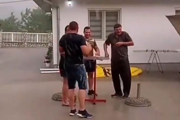 Pogledajte snimak veselja iz Srbije po žestokom nevremenu