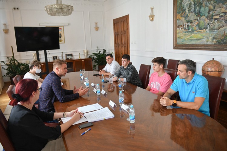 Uspješni mladi banjalučki sportisti kod Stanivukovića: Grad vrednuje rezultate