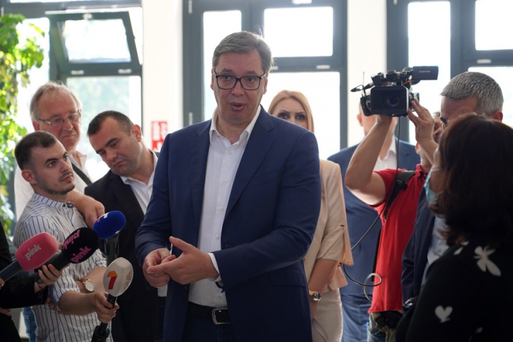 Vučić: Država ide napred, tajkunima ide teže