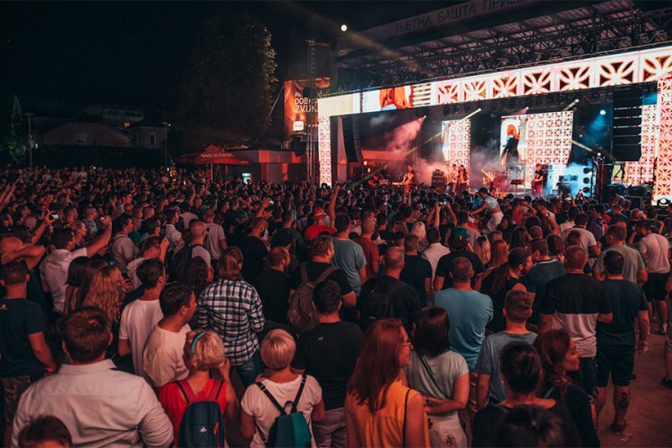 "Nezavisne" na "Nektar Garden Festu": Vrhunac večeri uz "Zabranjeno pušenje" i "Brkove"