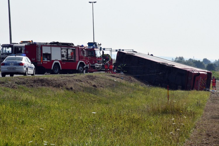 Teška nesreća kod Slavonskog Broda, najmanje 10 mrtvih