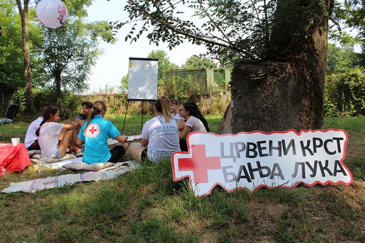 Odmor na Bardači za volontere koji su pomagali u vakcinaciji