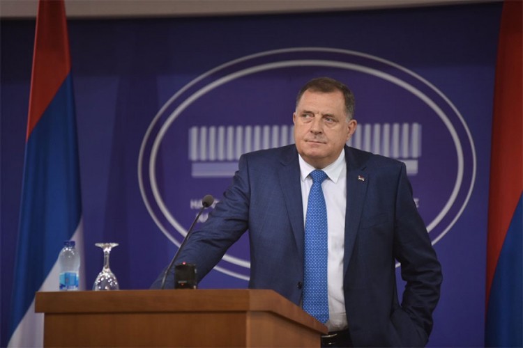 Dodik: Šmit nije visoki predstavnik, bavi se pitanjima koja nemaju veze s njim