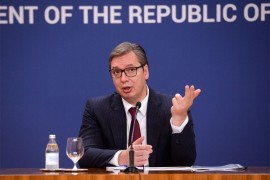 Vučić sa rukovodstvom RS sutra u podne