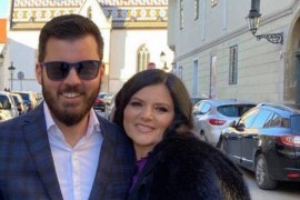 Majka Mate Rimca oduševljava izgledom: Misle da mu je sestra