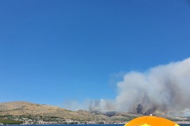 Kod Trogira duva jak jugo, može promijeniti smjer vatre