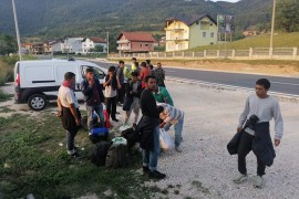 Počelo uklanjanje divljih kampova za migrante