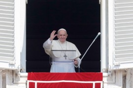 Koverta sa tri metka upućena papa Franji