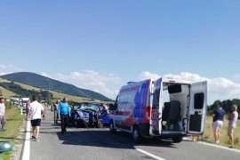 Za vozače nije bilo spasa, a povrijeđene zarobila smrskana vozila