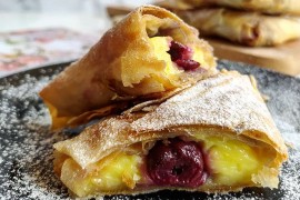 Trouglići s vanilijom i višnjama