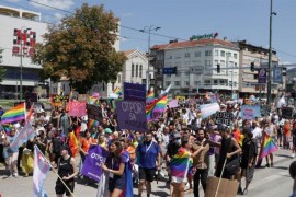 Povorka ponosa održana u Sarajevu: "Rušimo margine, ormare i četiri ...