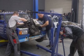 Može li se motor dok radi prebaciti iz jednog auta u drugi?