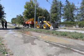 Izlila se voda na cesti u Ulici Braće Pišteljića