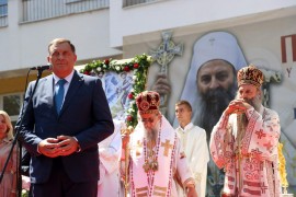 Dodik: Ovaj narod vjeruje crkvi, poštuje svoju vjeru, zato i piše ...