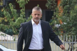 Orić odgovorio Vulinu: Krivce tražite među onima kojima potpisujete ...