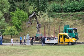 Spomen-kip Spomenka Gostića postavljen u Petrovu