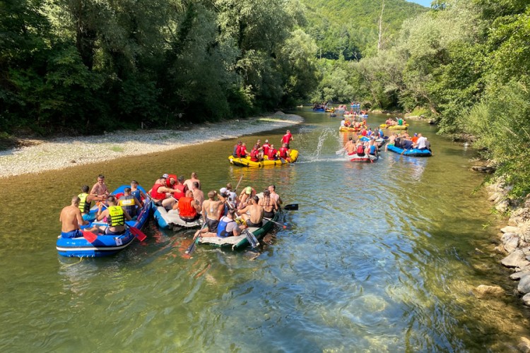 "Ključka regata": Rafteri uživali u čarima rijeke Sane