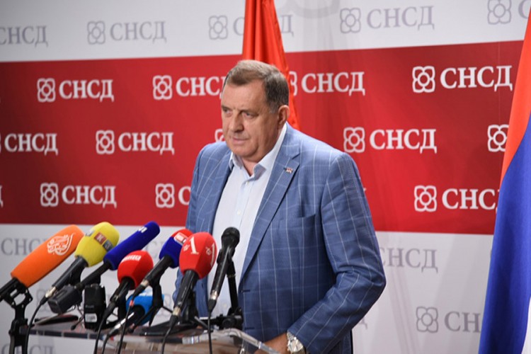 Dodik: Gospodine Šmit, niste dobrodošli, nećemo poštovati Vaše odluke