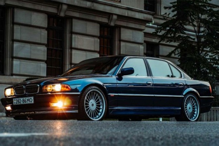 Prodaje se rijetka Alpina B12 iz 1998.