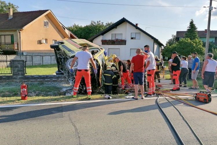 Sudar kola hitne pomoći i auta u Hrvatskoj, poginule pacijentkinja i medicinska sestra
