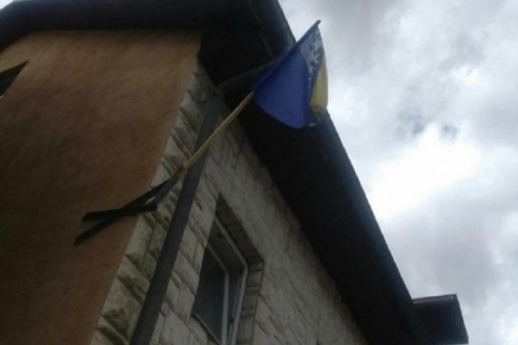U centru Prozor/Rame zapaljena zastava BiH