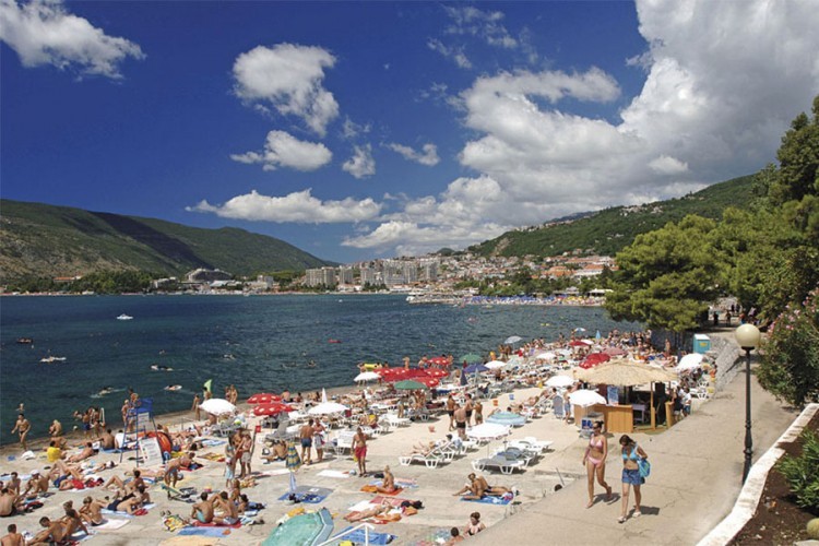 U Herceg Novom oko 33.420 gostiju