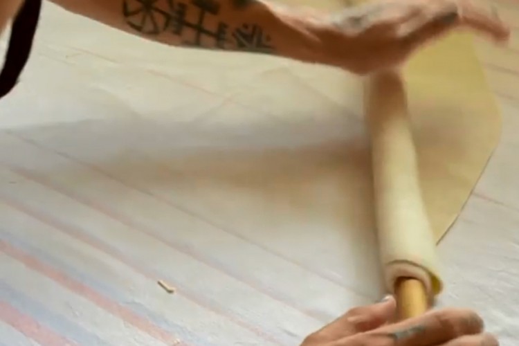Božo Vrećo oduševio videom u kojem razvija kore za pitu