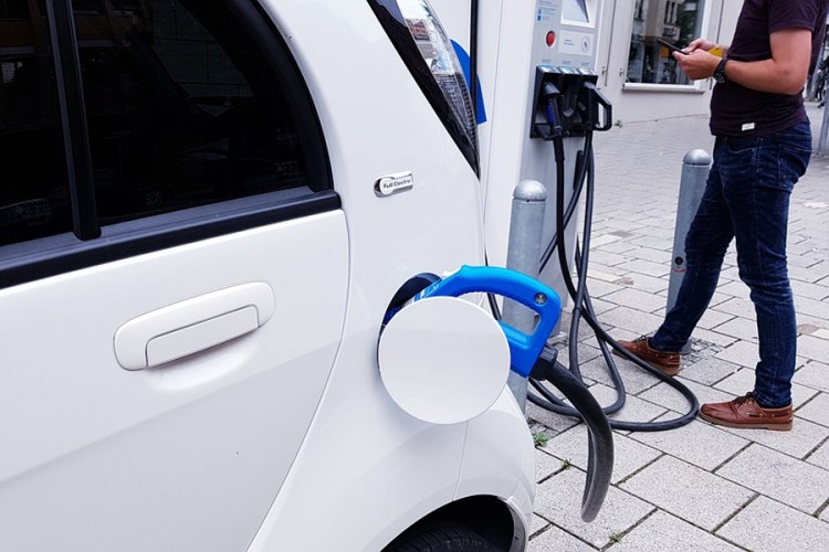 U ruskom gradu jeftinije voziti električni auto nego Ladu