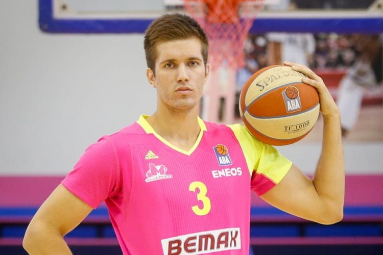 Petrušev je novi igrač šampiona Evrope, potpis na godinu dana