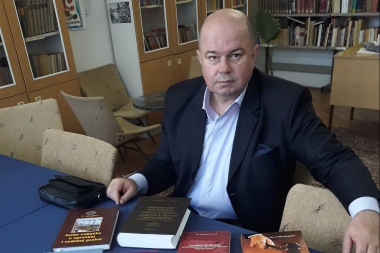 Otvoreno pismo ambasadorima Kalabuhovu i Đi Pingu