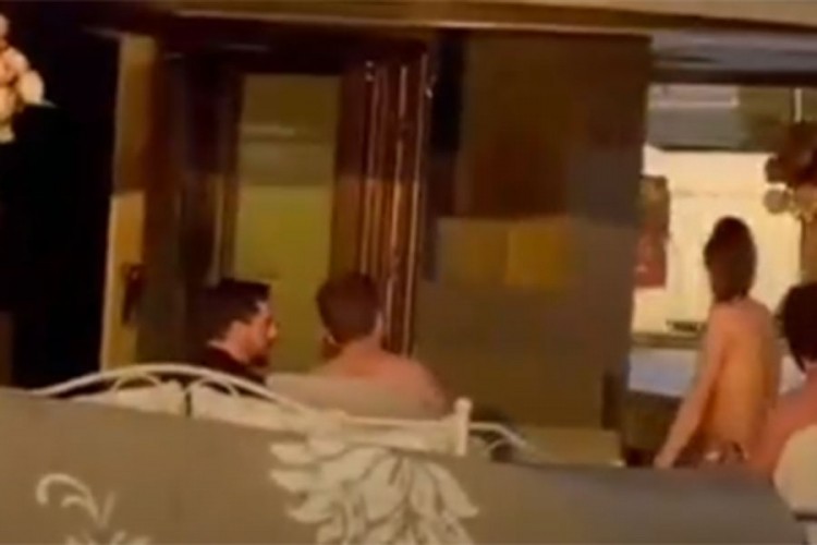 Bahanalije na brodu u Beogradu
