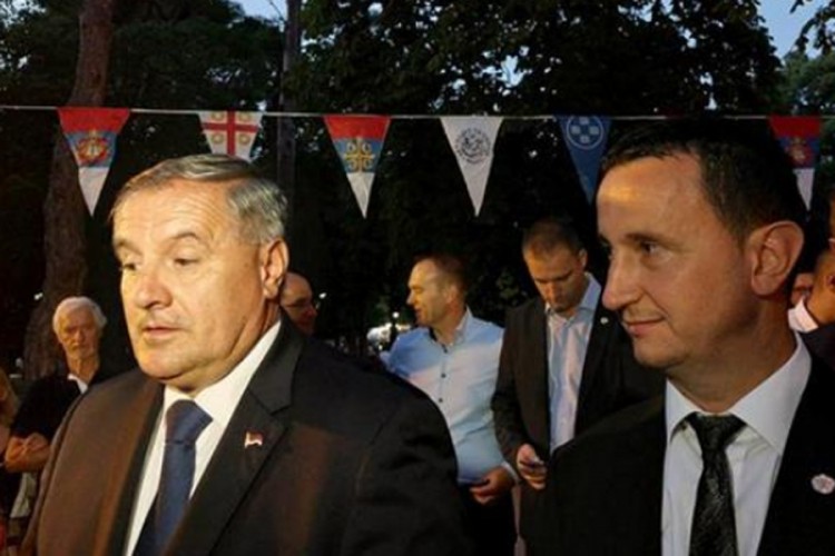 Veliki broj Trebinjaca zajedno s Viškovićem u svečanoj litiji