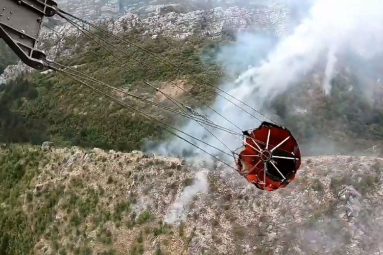 Helikopteri iz Srpske gase požar kod Jablanice