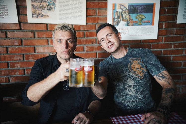Frontmeni "Van Goga" i "Moreuza" u posjeti banjalučkoj pivari pred nastup na "Moto festu"