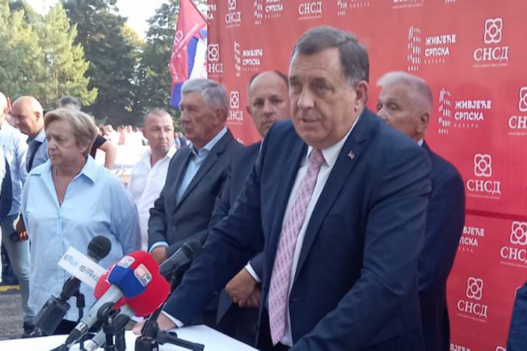 Dodik: Opozicija ne treba da brine za SNSD